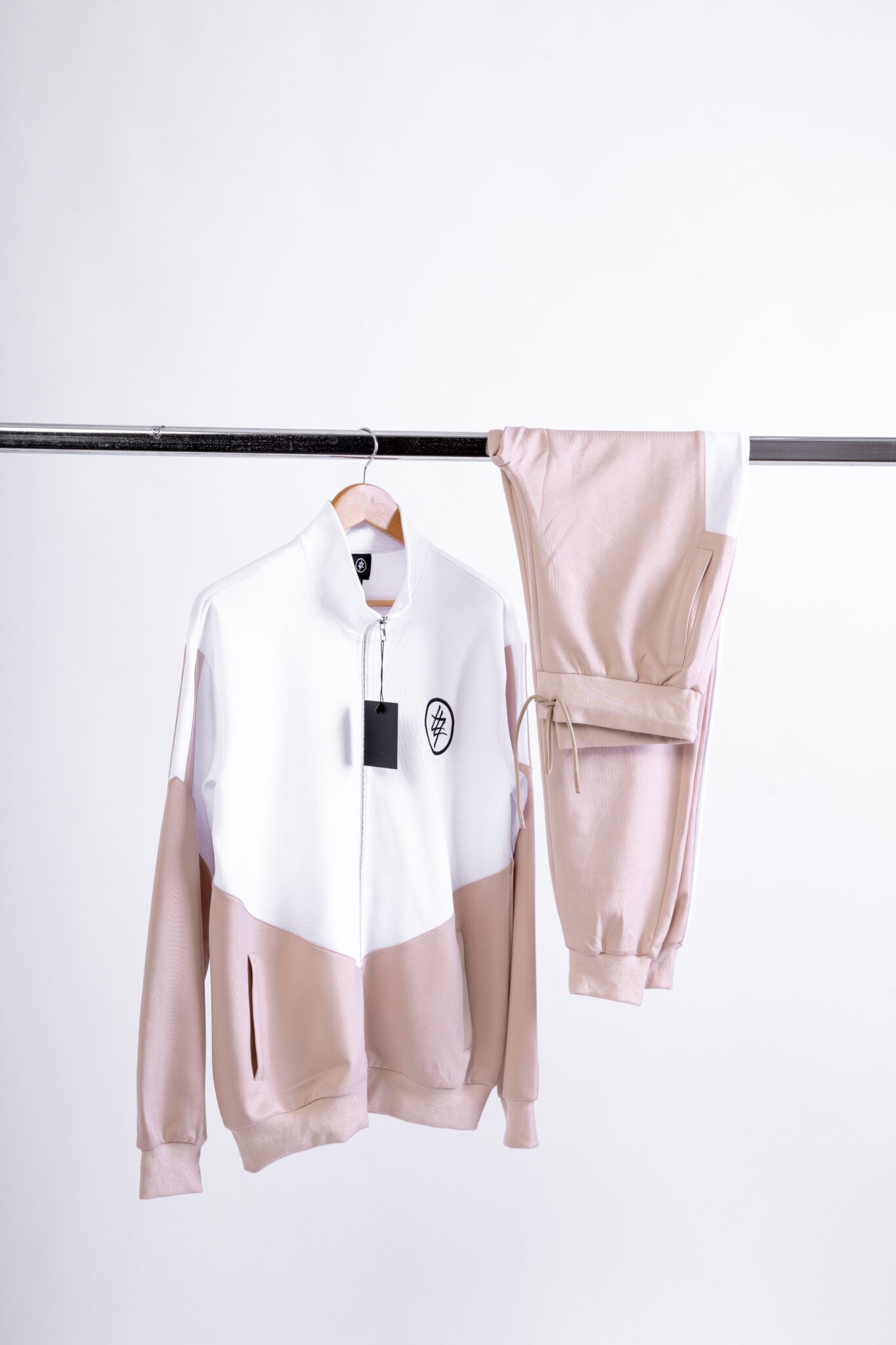 474 white and beige tracksuit top